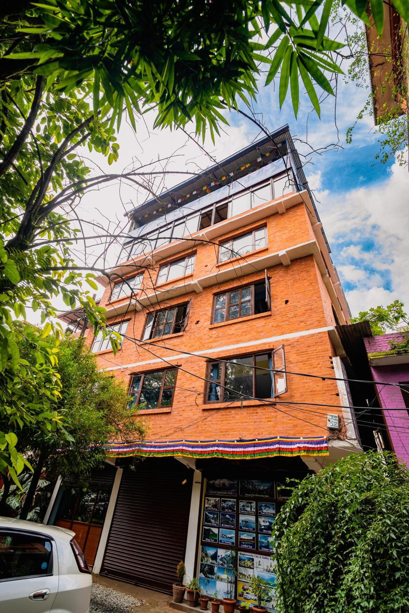 Rest Up Kathmandu Hostel Exterior foto