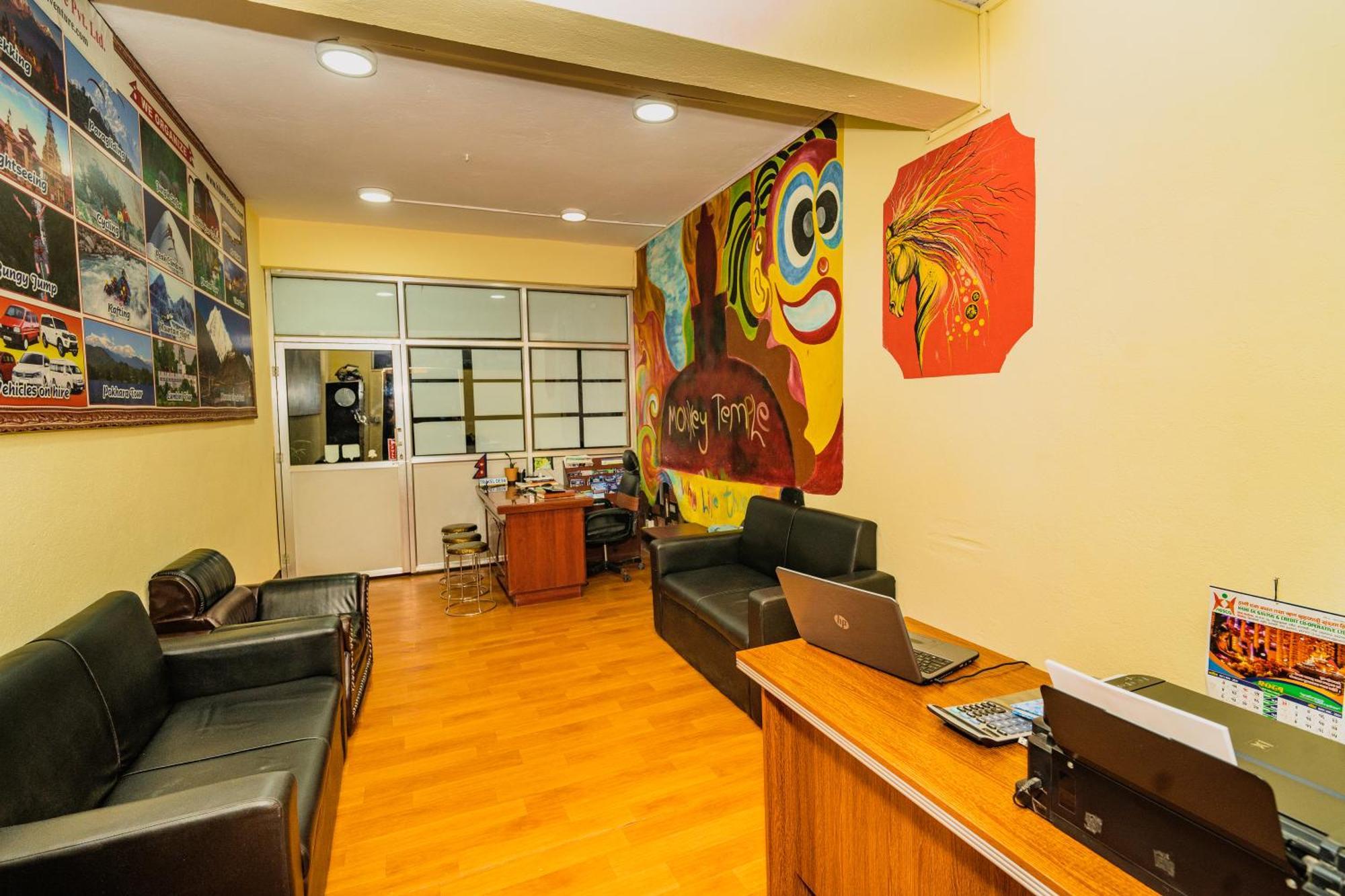 Rest Up Kathmandu Hostel Exterior foto
