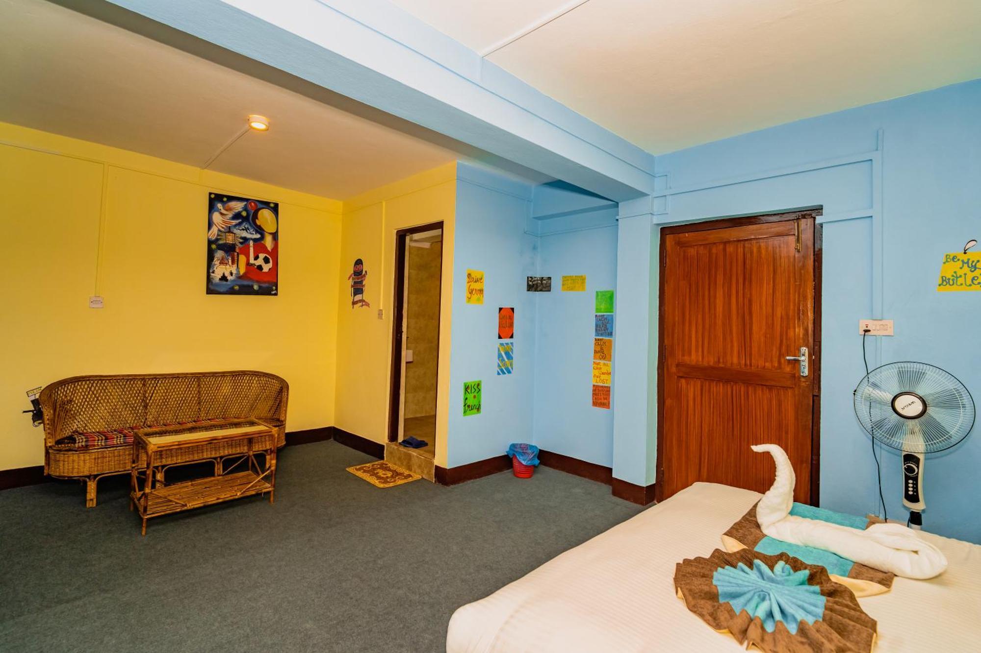 Rest Up Kathmandu Hostel Exterior foto